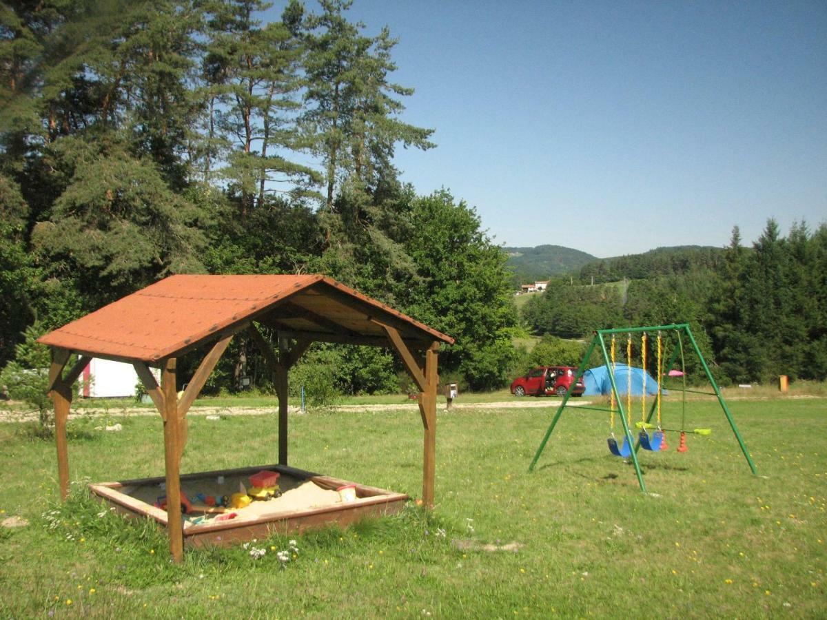 Camping La Vallée Verte Ambert Exterior foto